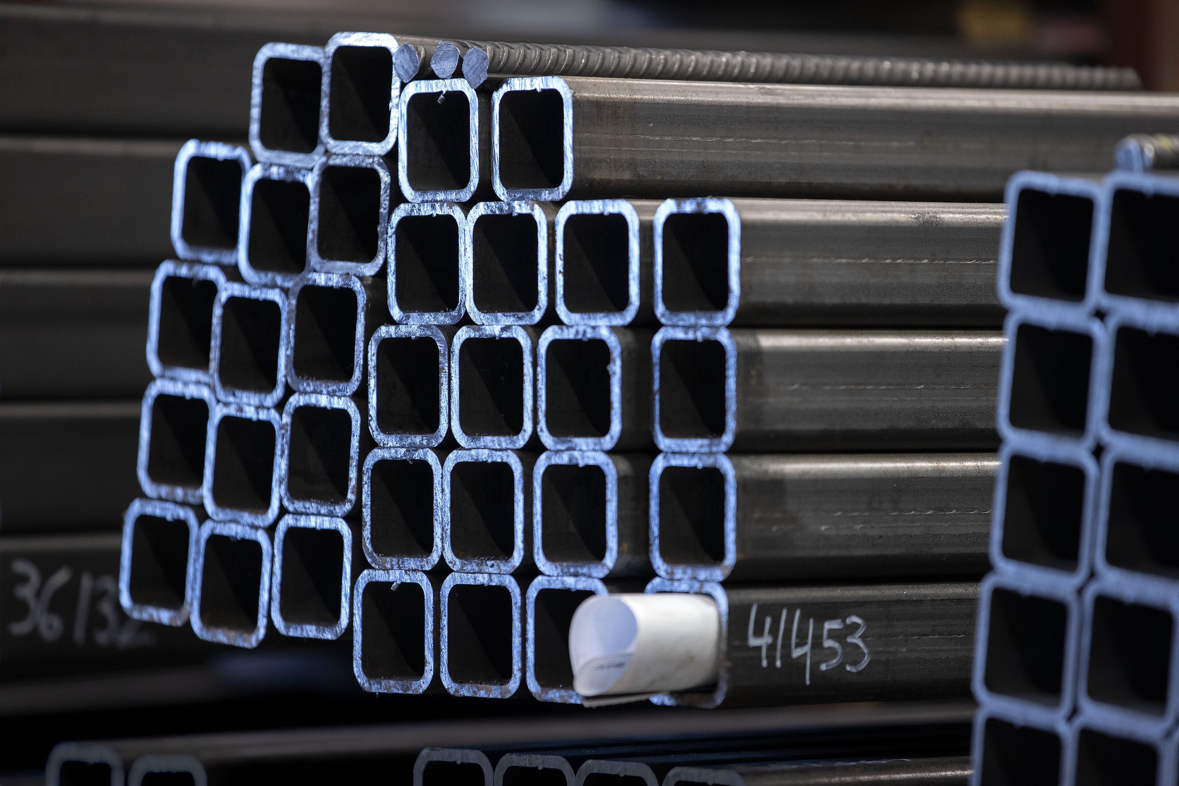 Stena Stål supplies a wide range of high-quality steel products to customers all over Sweden.