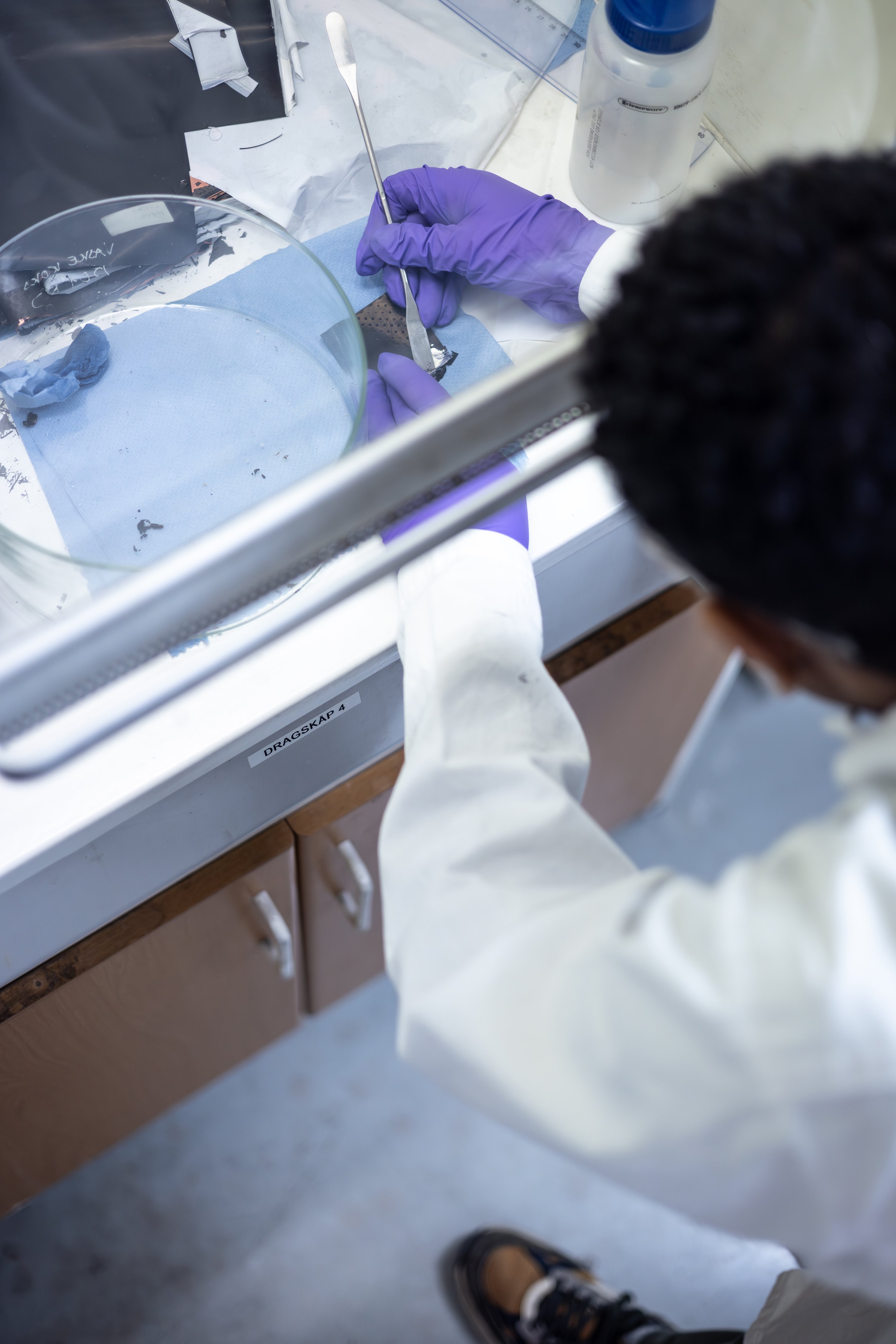 Girma in lab