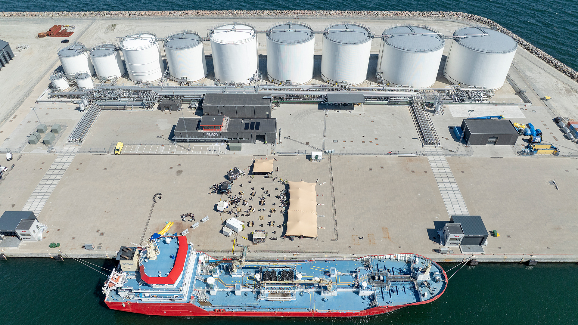 Flygbild över Stena Oils nya terminal i Frederikshavn