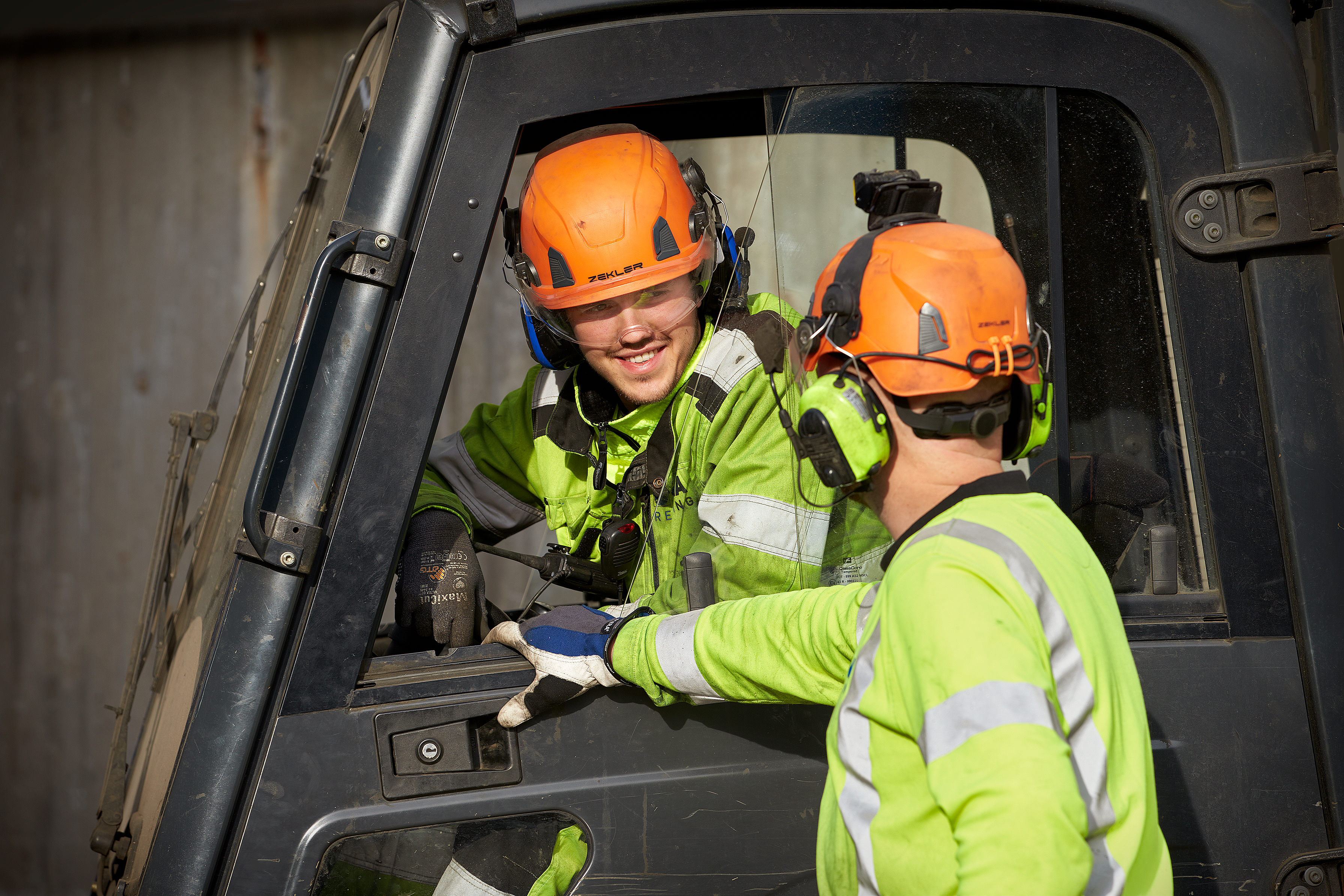 Two Stena Recycling employees having a break